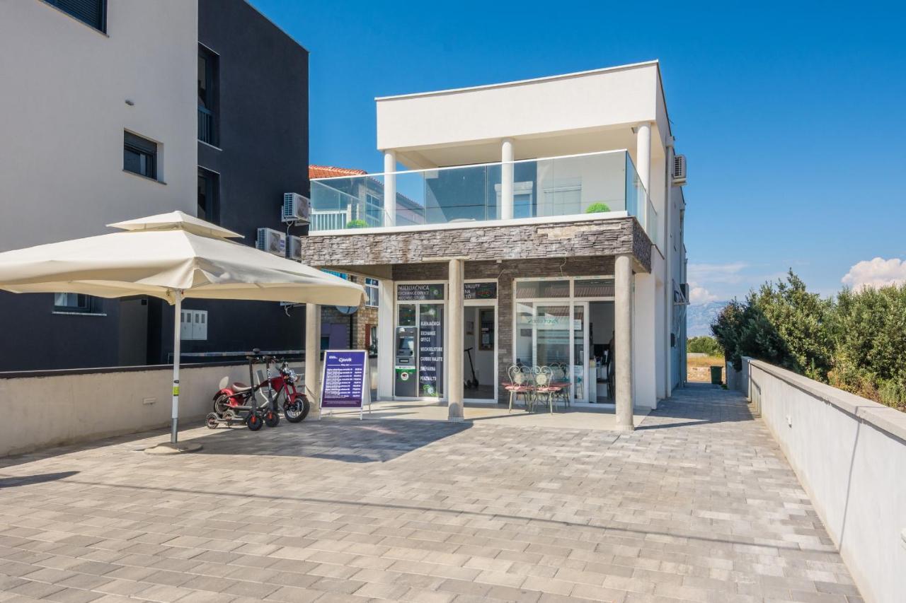 Apartments Krpan Вир Екстериор снимка