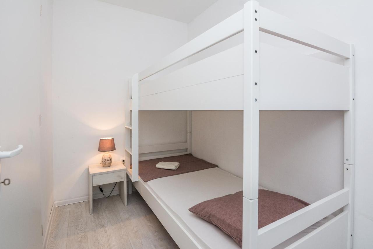 Apartments Krpan Вир Екстериор снимка