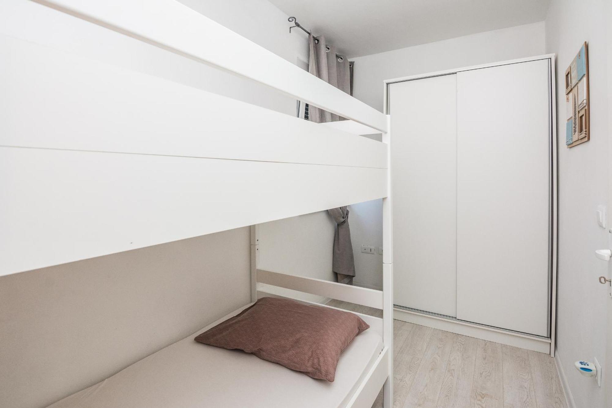 Apartments Krpan Вир Екстериор снимка