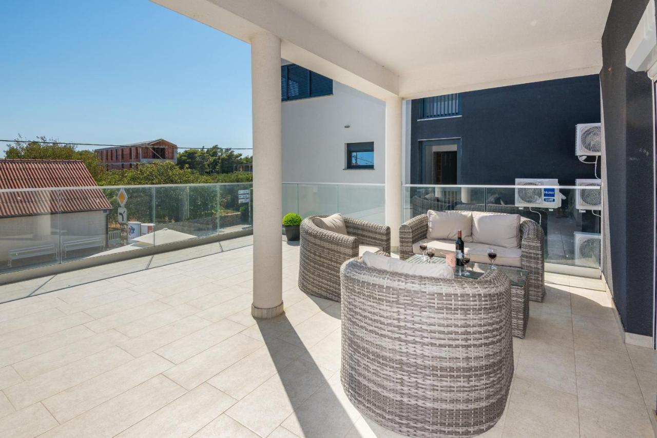 Apartments Krpan Вир Екстериор снимка