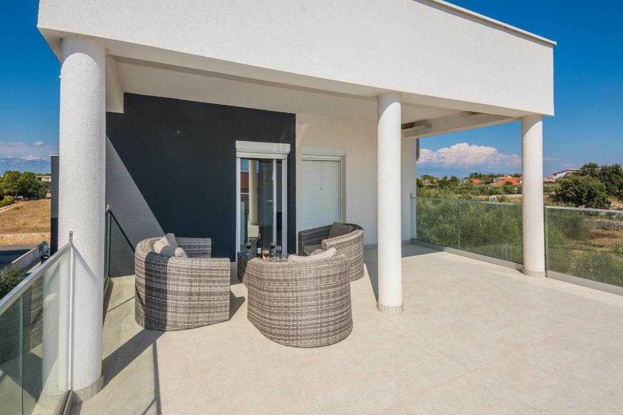 Apartments Krpan Вир Екстериор снимка