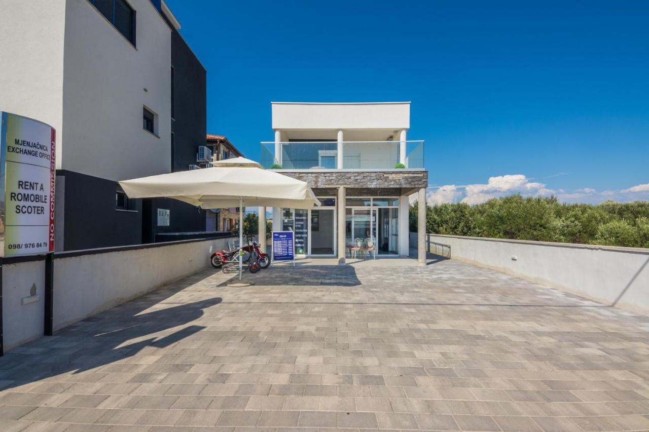 Apartments Krpan Вир Екстериор снимка